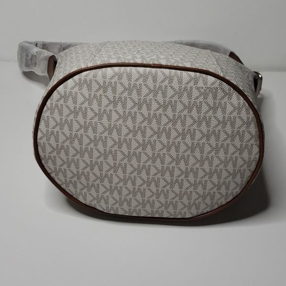 Michael Kors Brooke Medium Bucket messenger Bag - Picture 5 of 9